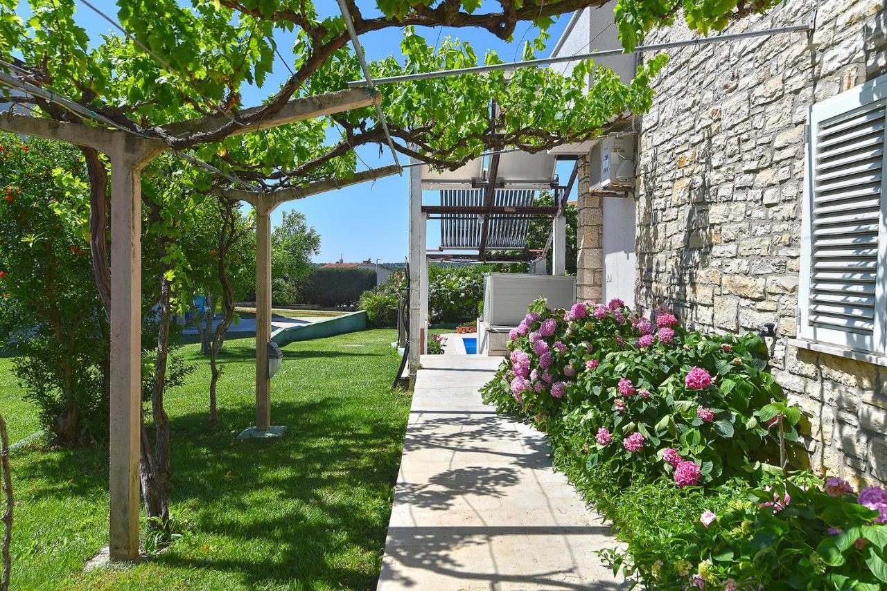 Double Room With Pool 2261 Medulin Exterior foto